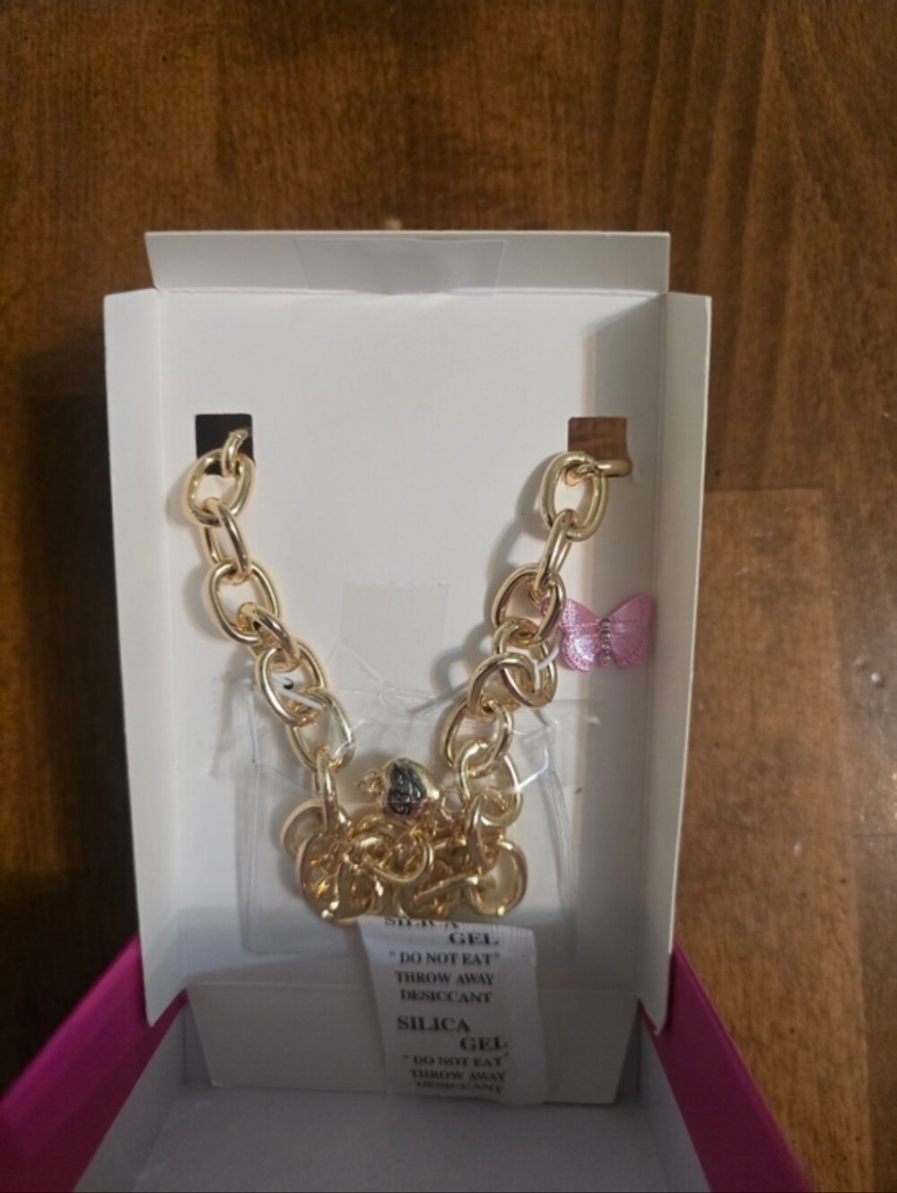 ✨️💓NWT BETSEY JOHNSON VIRAL TIKTOK GOLD SKULL STATEMENT NECKLACE ✨️💓💀 - Picture 5 of 9